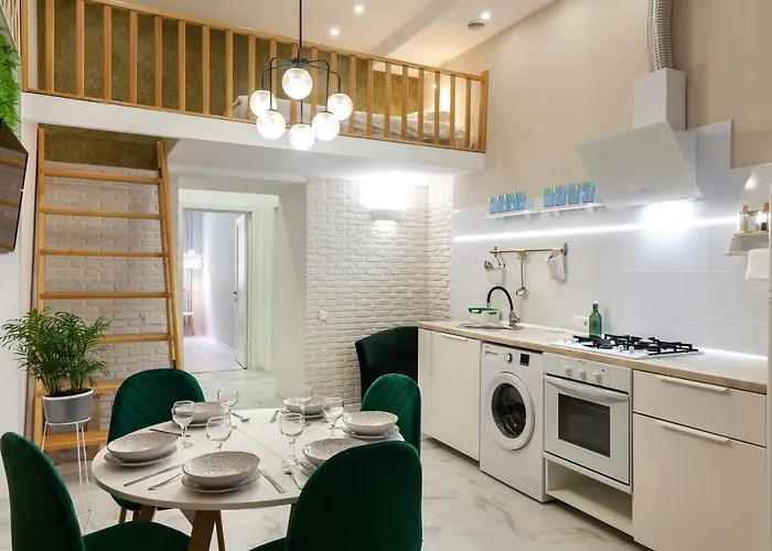 Bv Cozy In Center Apartamento Leópolis